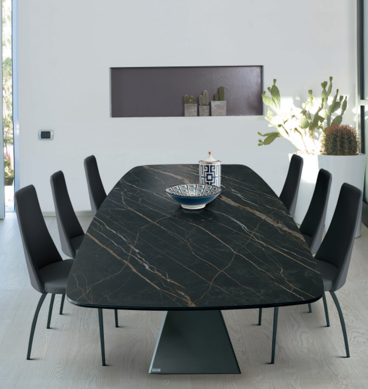 Leather Dining Chairs: A Buying Guide for Sydney Homes